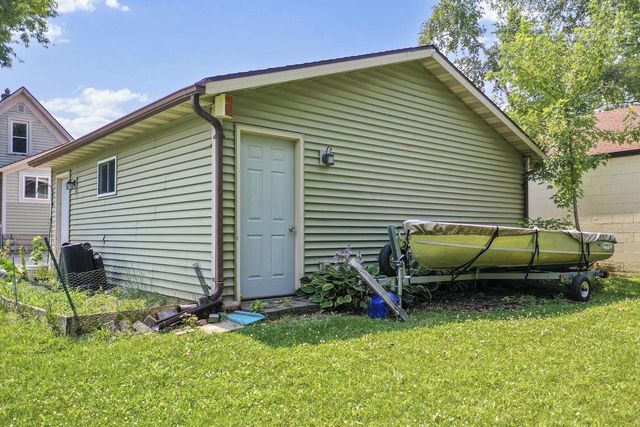 1036 W 5TH AVENUE, Oshkosh, WI 54902
