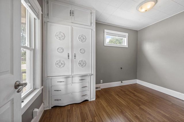 1036 W 5TH AVENUE, Oshkosh, WI 54902