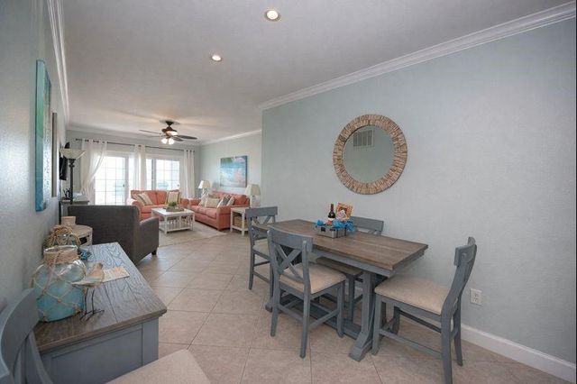 7000 Seawall Boulevard 211, Galveston, TX 77551