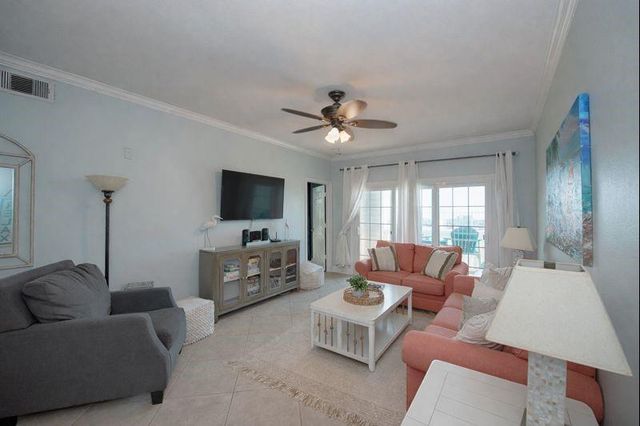 7000 Seawall Boulevard 211, Galveston, TX 77551