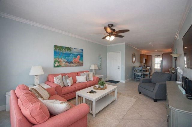 7000 Seawall Boulevard 211, Galveston, TX 77551