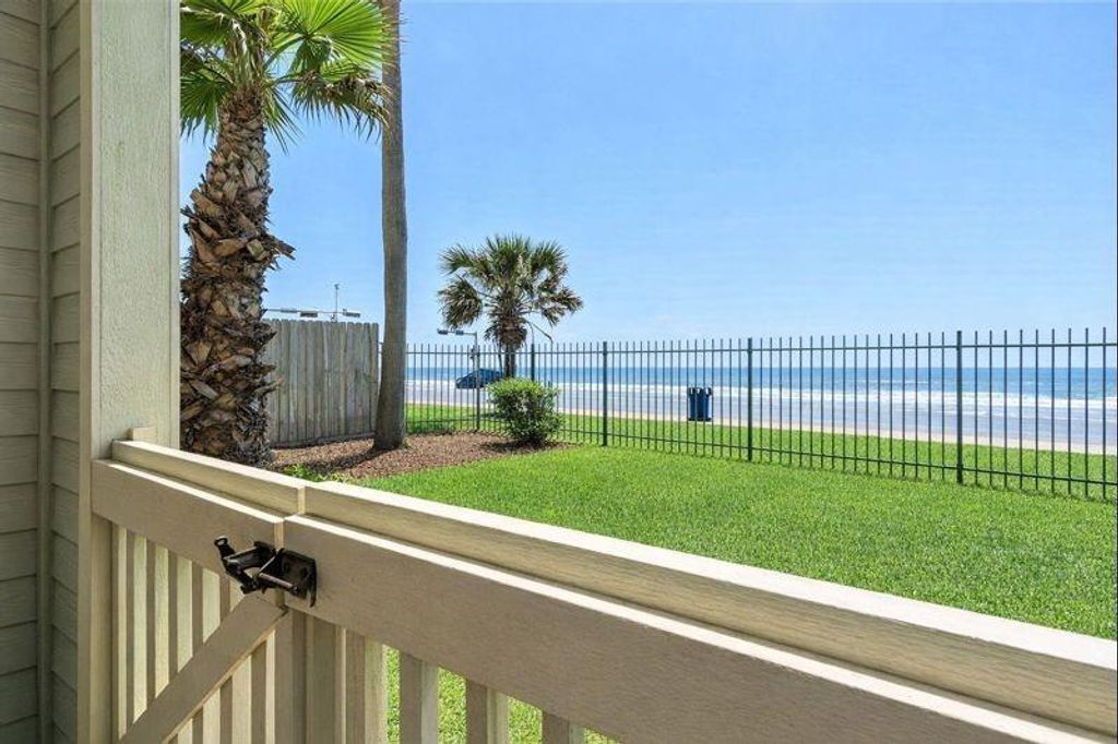7000 Seawall Boulevard 211, Galveston, TX 77551