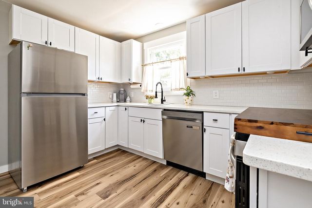 559 LYNNE DR, Clayton, NJ 08312
