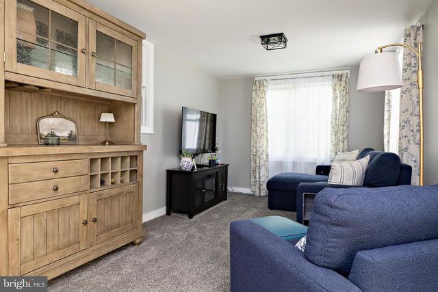 559 LYNNE DR, Clayton, NJ 08312