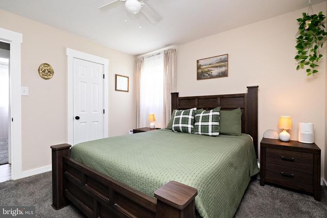 559 LYNNE DR, Clayton, NJ 08312