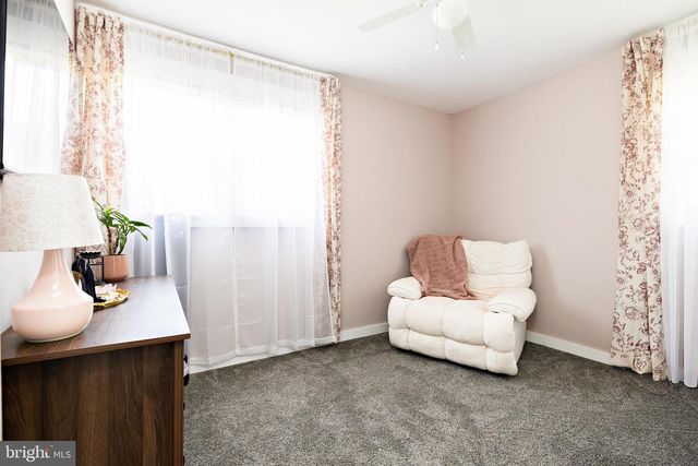 559 LYNNE DR, Clayton, NJ 08312