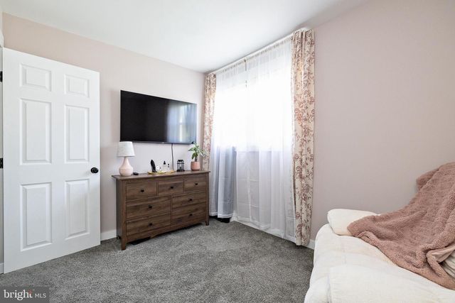 559 LYNNE DR, Clayton, NJ 08312