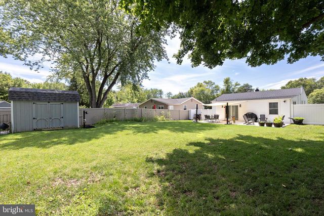 559 LYNNE DR, Clayton, NJ 08312