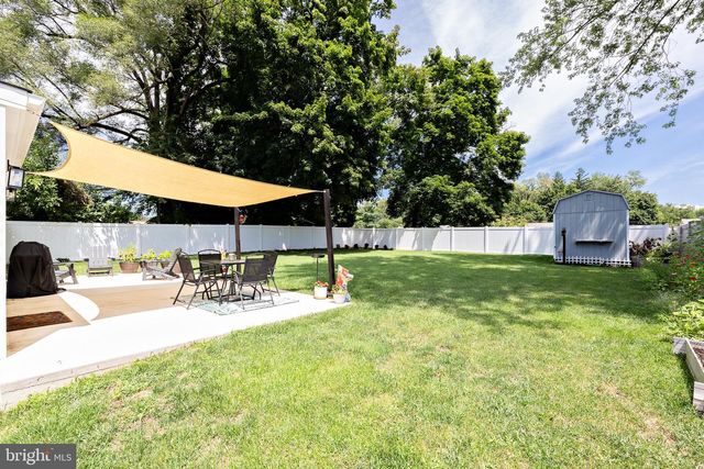 559 LYNNE DR, Clayton, NJ 08312