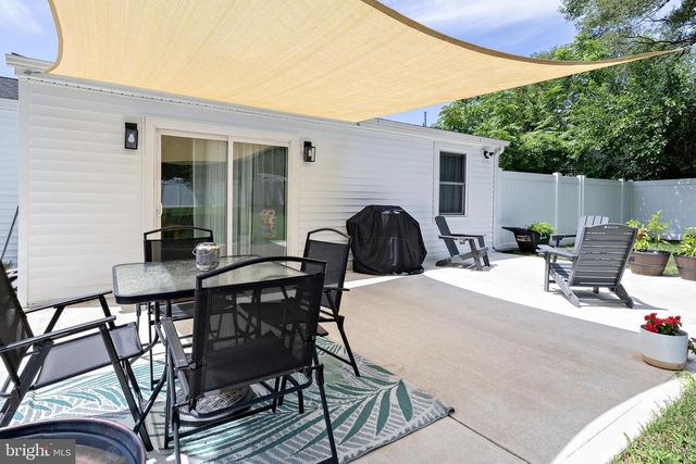 559 LYNNE DR, Clayton, NJ 08312