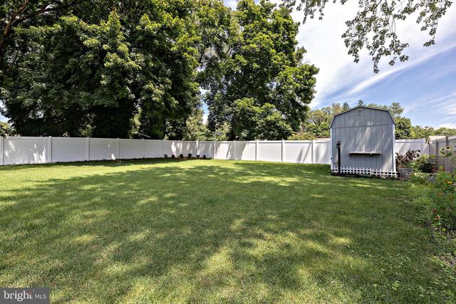 559 LYNNE DR, Clayton, NJ 08312