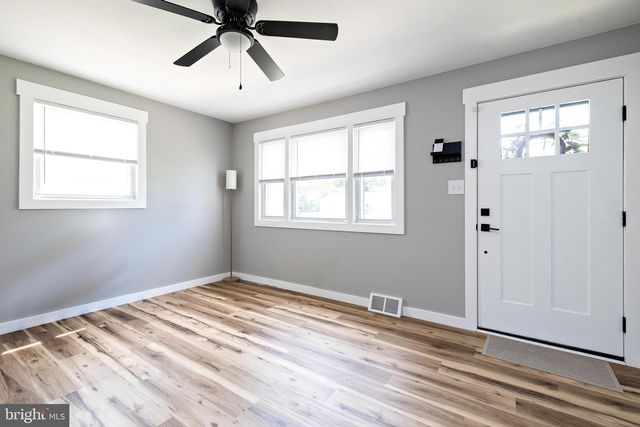 559 LYNNE DR, Clayton, NJ 08312