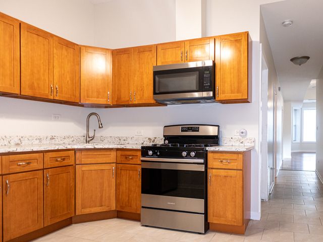 1826 S Hamlin Avenue, Chicago, IL 60623