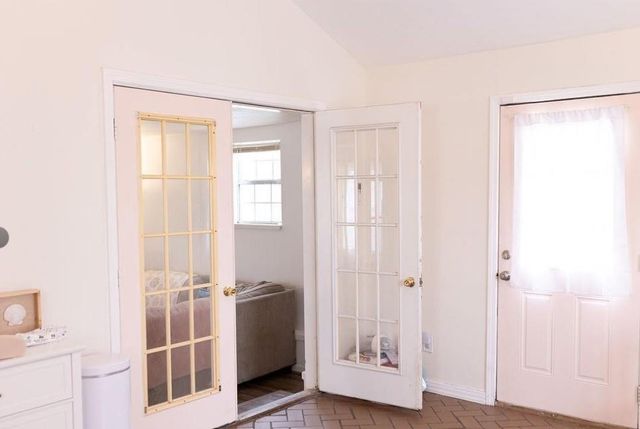 1104 Moss Lane, Cuero, TX 77954