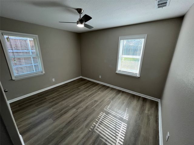 1512 Longview Street, Mesquite, TX 75149