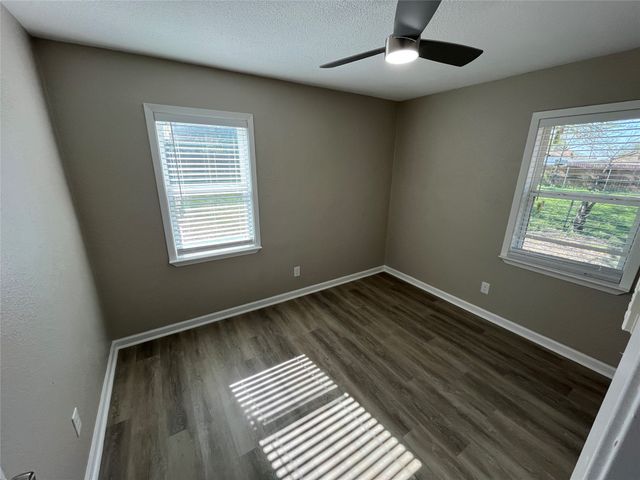 1512 Longview Street, Mesquite, TX 75149