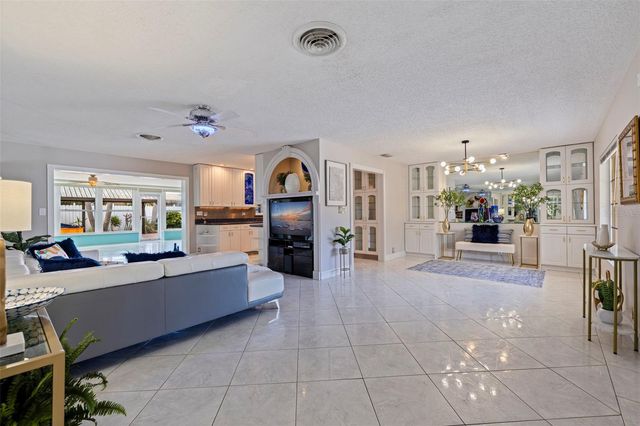 290 1ST STREET W, Tierra Verde, FL 33715