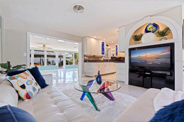 290 1ST STREET W, Tierra Verde, FL 33715