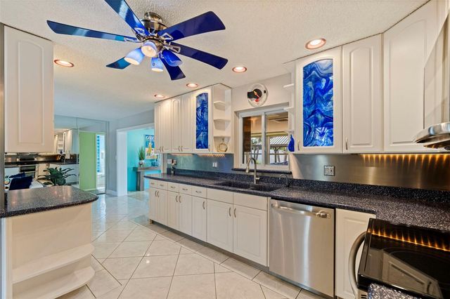 290 1ST STREET W, Tierra Verde, FL 33715