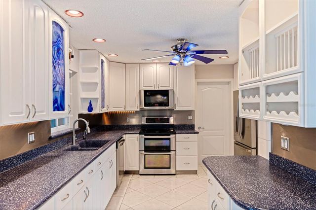 290 1ST STREET W, Tierra Verde, FL 33715