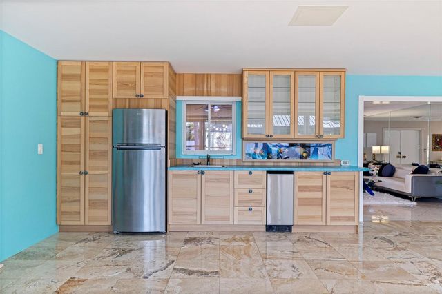 290 1ST STREET W, Tierra Verde, FL 33715