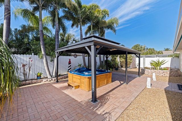 290 1ST STREET W, Tierra Verde, FL 33715