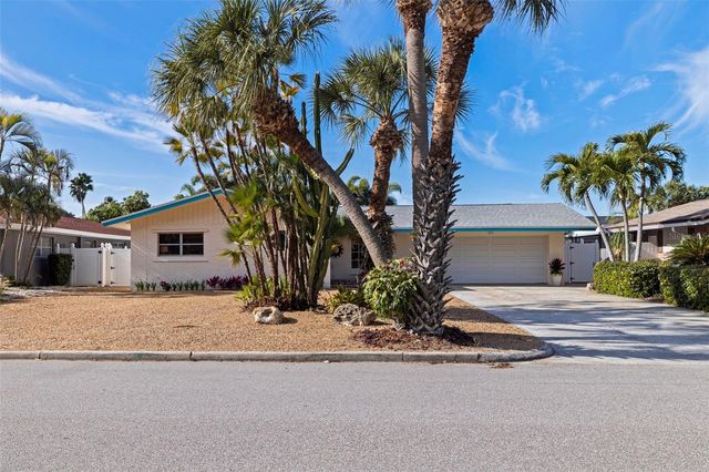 290 1ST STREET W, Tierra Verde, FL 33715