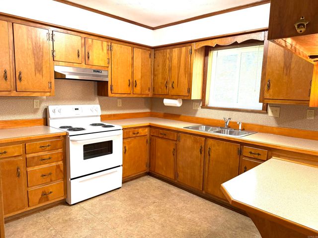 146 Cloverdale, Searcy, AR 72143
