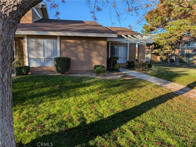2851 W Avenue J4, Lancaster, CA 93536