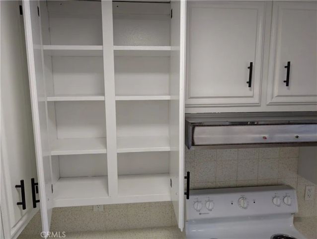 2851 W Avenue J4, Lancaster, CA 93536