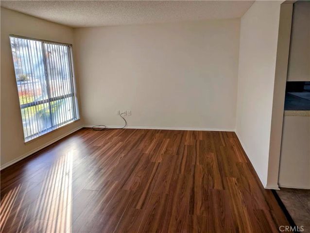 2851 W Avenue J4, Lancaster, CA 93536