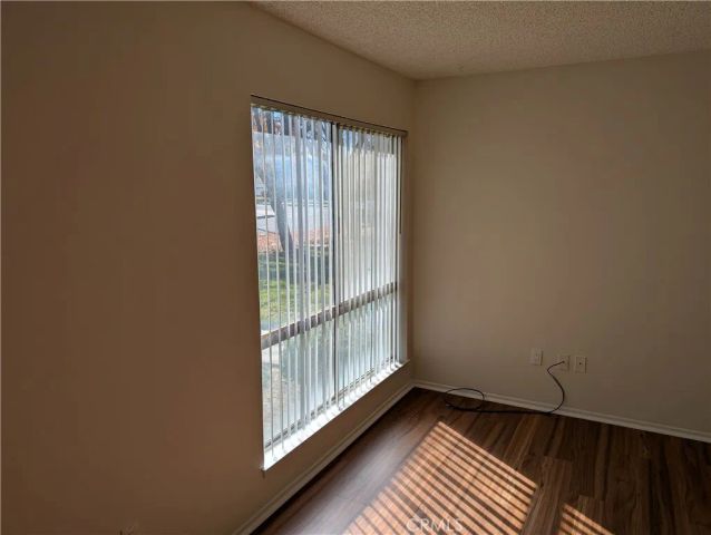 2851 W Avenue J4, Lancaster, CA 93536