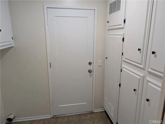 2851 W Avenue J4, Lancaster, CA 93536