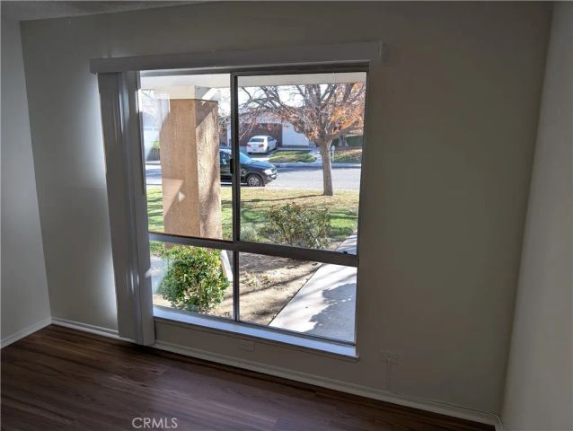 2851 W Avenue J4, Lancaster, CA 93536