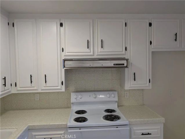 2851 W Avenue J4, Lancaster, CA 93536