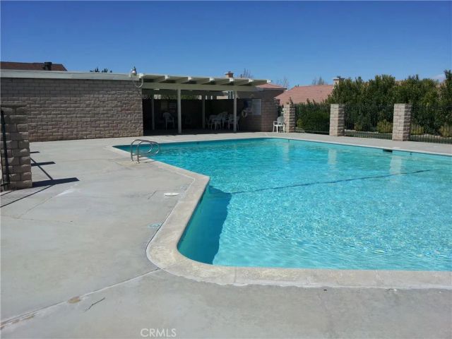 2851 W Avenue J4, Lancaster, CA 93536
