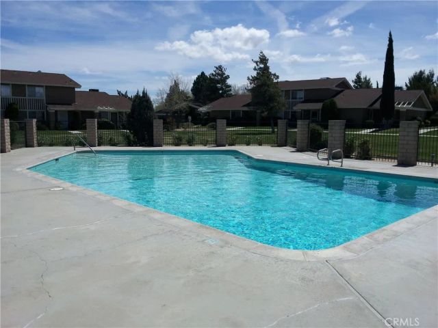 2851 W Avenue J4, Lancaster, CA 93536