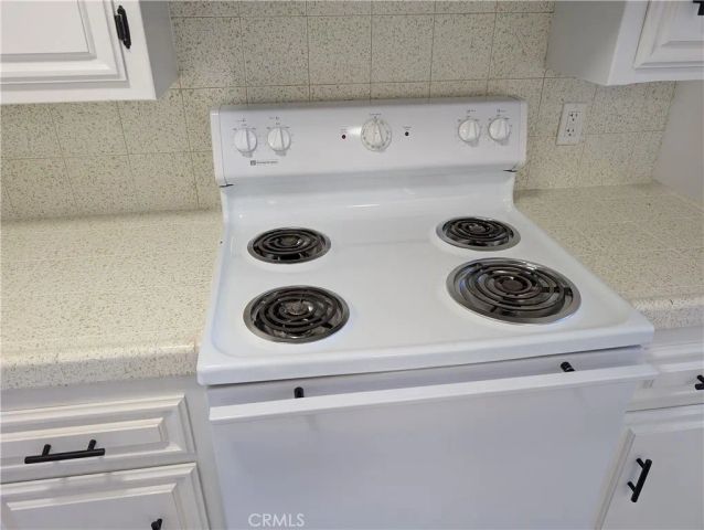 2851 W Avenue J4, Lancaster, CA 93536