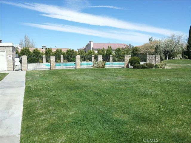 2851 W Avenue J4, Lancaster, CA 93536