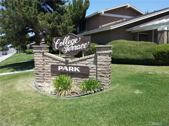 2851 W Avenue J4, Lancaster, CA 93536