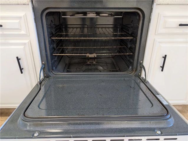 2851 W Avenue J4, Lancaster, CA 93536