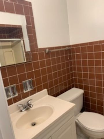 2626 FLOSSMOOR Road 2W, Flossmoor, IL 60422