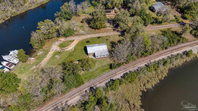 7001 & 7005 Old Spanish Trl Rd, Milton, FL 32583