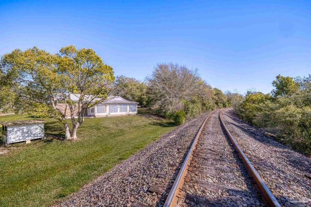 7001 & 7005 Old Spanish Trl Rd, Milton, FL 32583