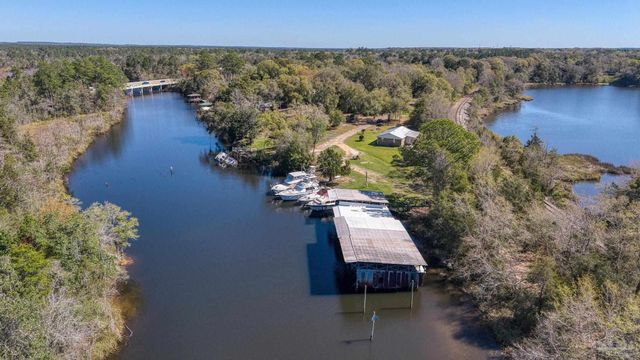 7001 & 7005 Old Spanish Trl Rd, Milton, FL 32583