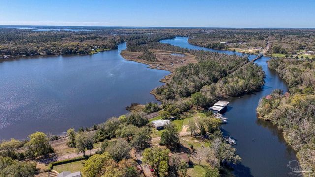 7001 & 7005 Old Spanish Trl Rd, Milton, FL 32583