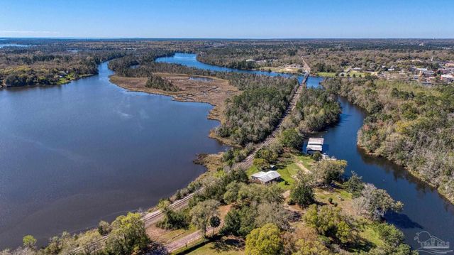 7001 & 7005 Old Spanish Trl Rd, Milton, FL 32583