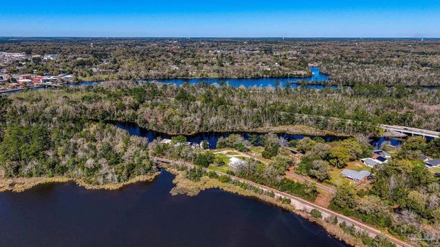 7001 & 7005 Old Spanish Trl Rd, Milton, FL 32583