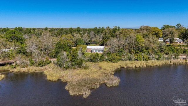 7001 & 7005 Old Spanish Trl Rd, Milton, FL 32583