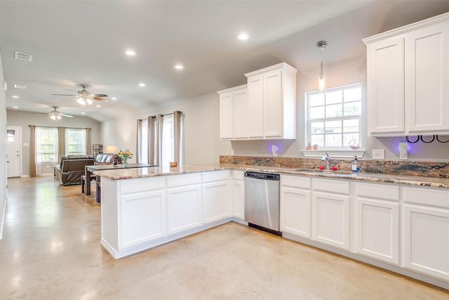 1105 S Fannin Street, Alvarado, TX 76009